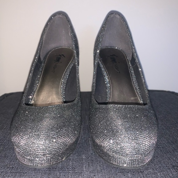 Sparkly Grey Close Toed Pump - Picture 2 of 7